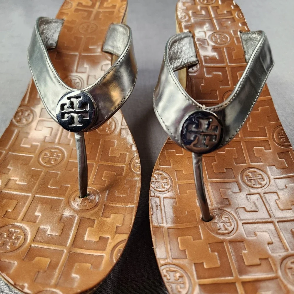 Tory Burch Thora Wedge Sandal Metallic Grey Leather Cork Platform Womens 10.5